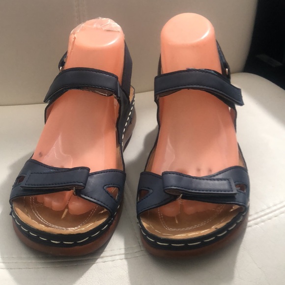 Women's Nany Blue Lite Weight Strap on Sandal Adj. Loop & Hook Closure Size 8 - Picture 5 of 15